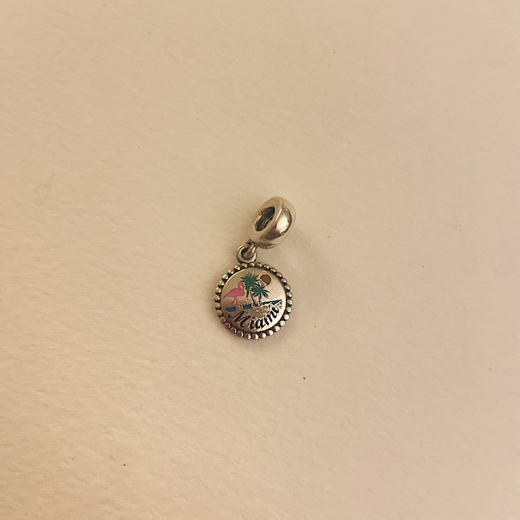Pandora’s exclusive Miami, Florida dangle charm - Picture 1 of 2